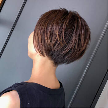 刈り上げボブでおしゃれマニッシュ女子に クールな個性を発揮しよ Hair